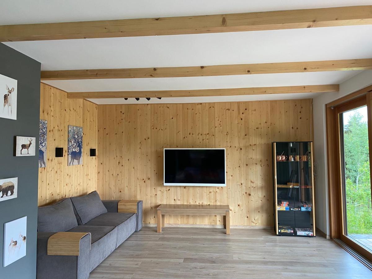 Waldhaus Hirsch Bungalow Only For You Self Check In Villa เพิร์ทชาค อัม เวิร์ทเทอร์ซี ภายนอก รูปภาพ