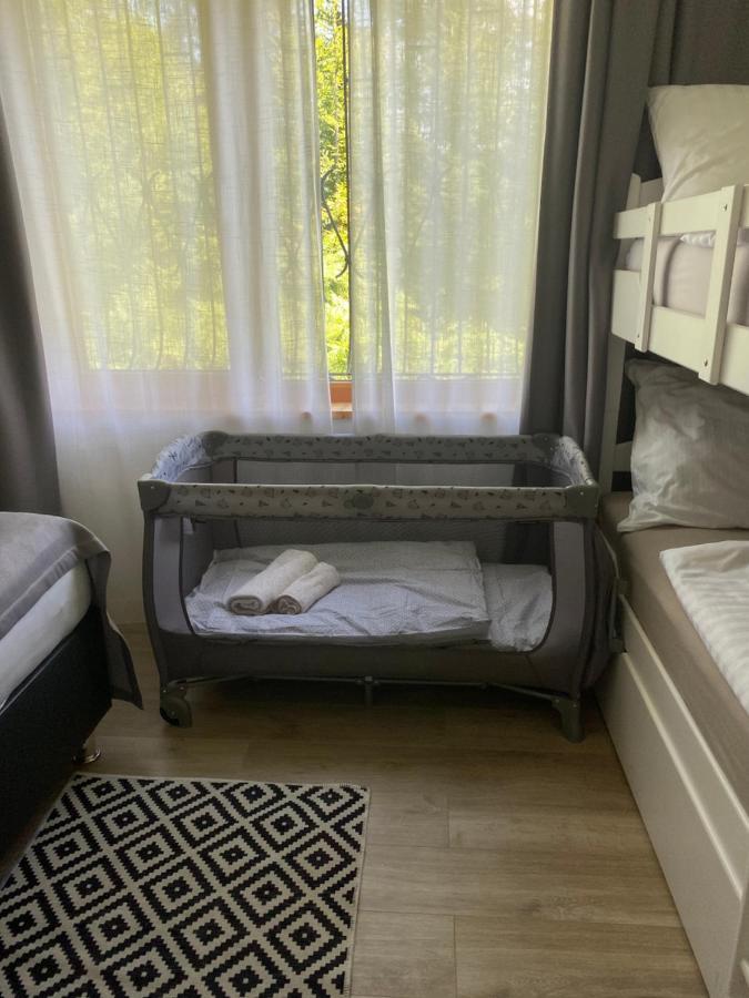 Waldhaus Hirsch Bungalow Only For You Self Check In Villa เพิร์ทชาค อัม เวิร์ทเทอร์ซี ภายนอก รูปภาพ